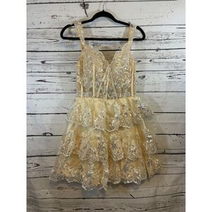 Elegant Champagne Sequined Tulle Party Dress with Floral Embroidery Strapless